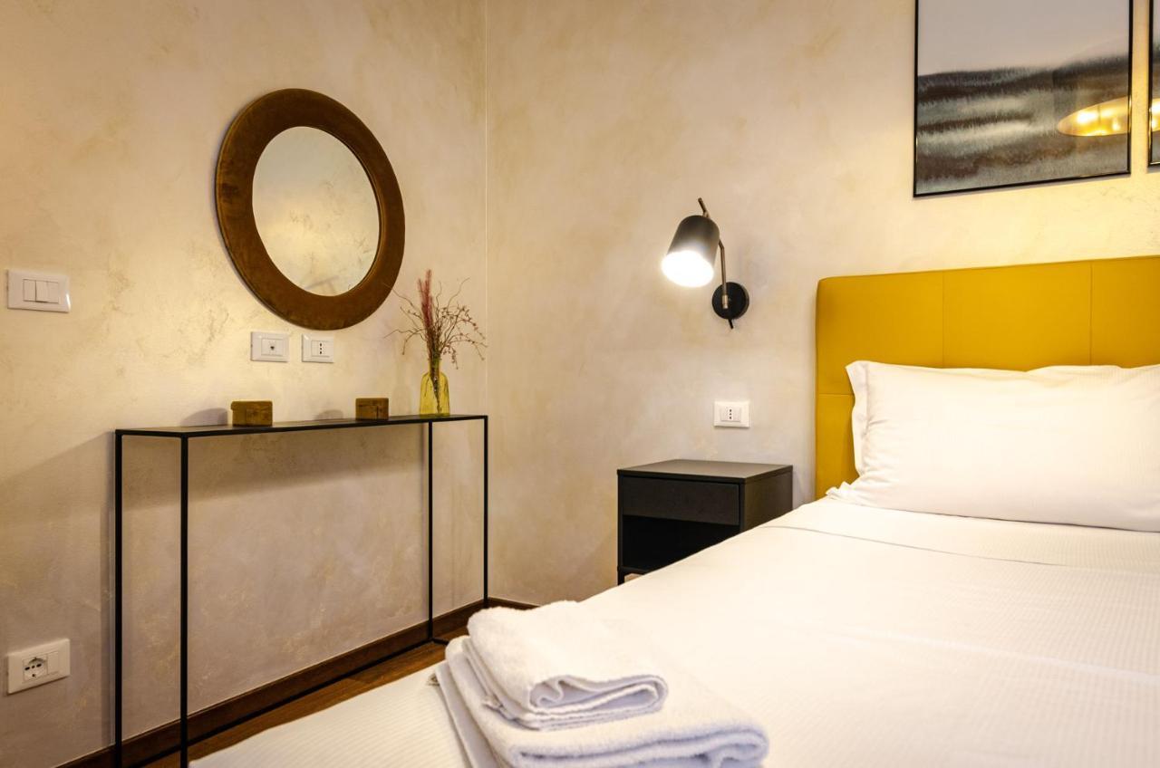 Goito Luxury Apartment, In The Historical Center Bolonha Exterior foto